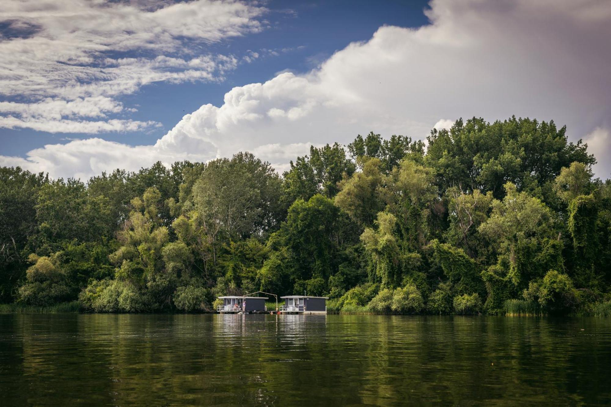 Отель Lakohajo, Uszohaz - Tisza-To Тисафюред Экстерьер фото