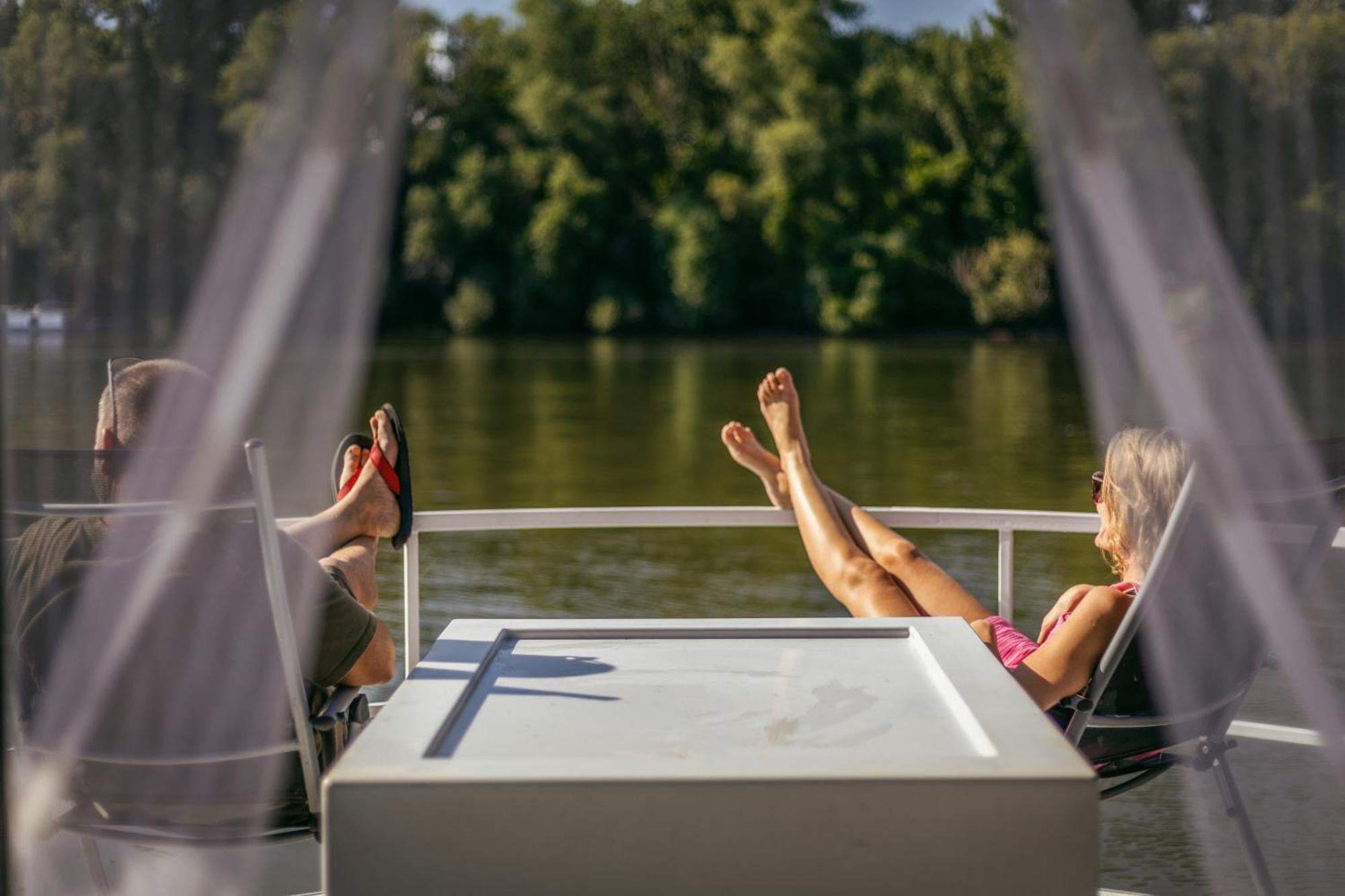 Отель Lakohajo, Uszohaz - Tisza-To Тисафюред Экстерьер фото